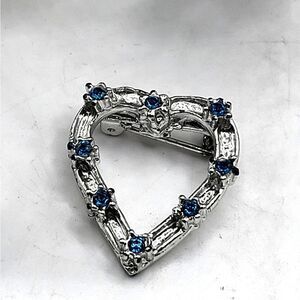 "5/$25" Dainty Silvertone Blue Crystal Heart Brooch
